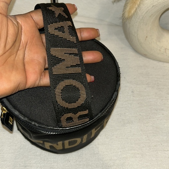 FENDI Vanity Cosmetic Pouch Canvas Black Auth 54858 - Picture 4 of 13